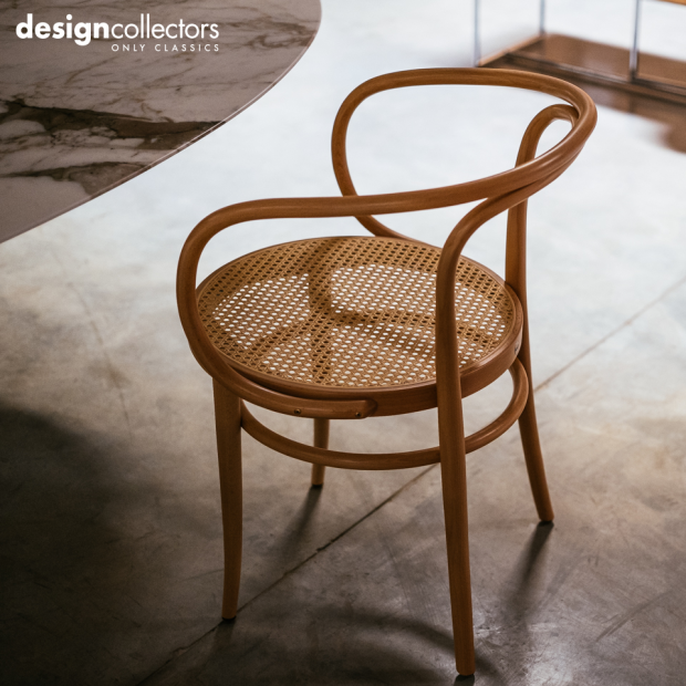 209 Chair, Natural beech - Thonet - Thonet Design Team - Home - Furniture by Designcollectors