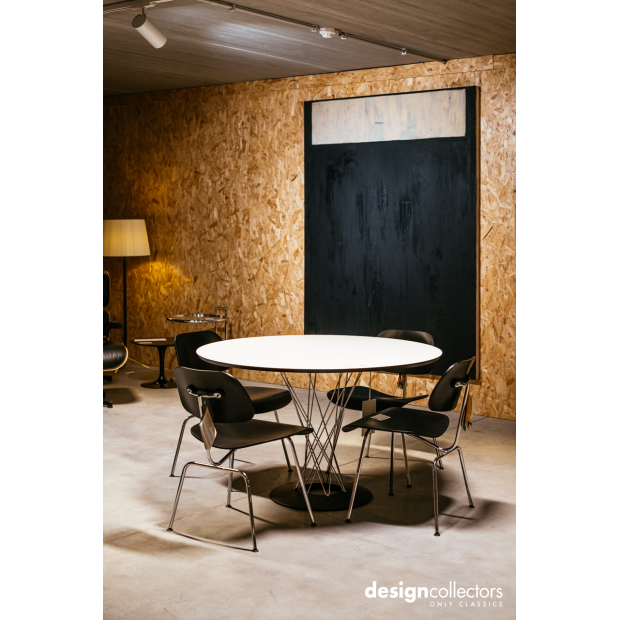 Plywood Group DCM Stoel - Ash black - Vitra - Charles & Ray Eames - Home - Furniture by Designcollectors