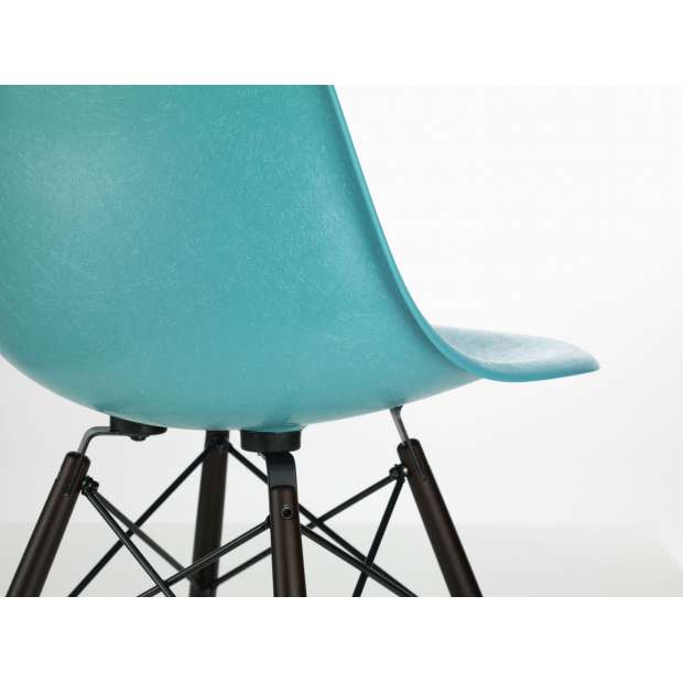 Eames Fiberglass Chair DSW - Turqoise - Limited Edition - Vitra - Charles & Ray Eames - Outlet - Furniture by Designcollectors