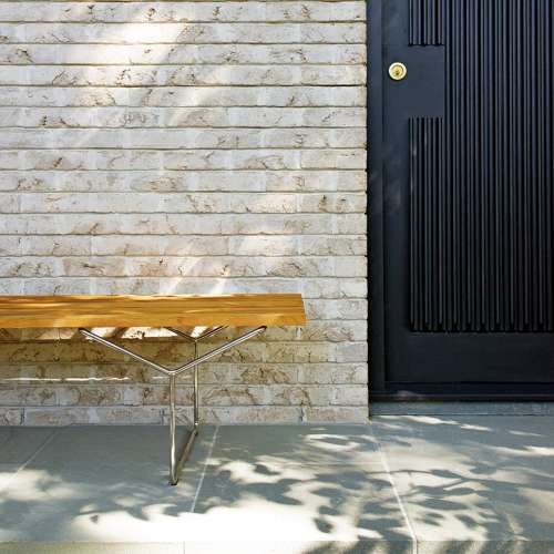 Bertoia Bench with teak slats, Black rilsan - Knoll - Harry Bertoia - Bancs d’ Extérieur - Furniture by Designcollectors