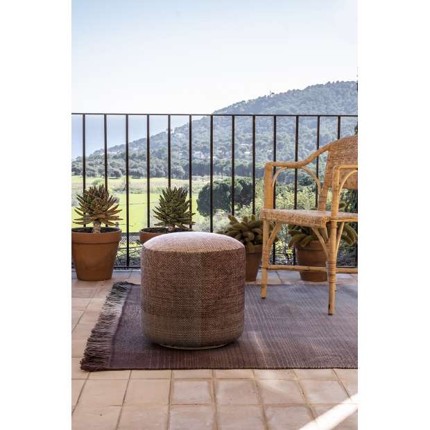 Shade Pouf d'extérieur - 2B - Nanimarquina - Begüm Cana Özgur - Tapis & Poufs - Furniture by Designcollectors