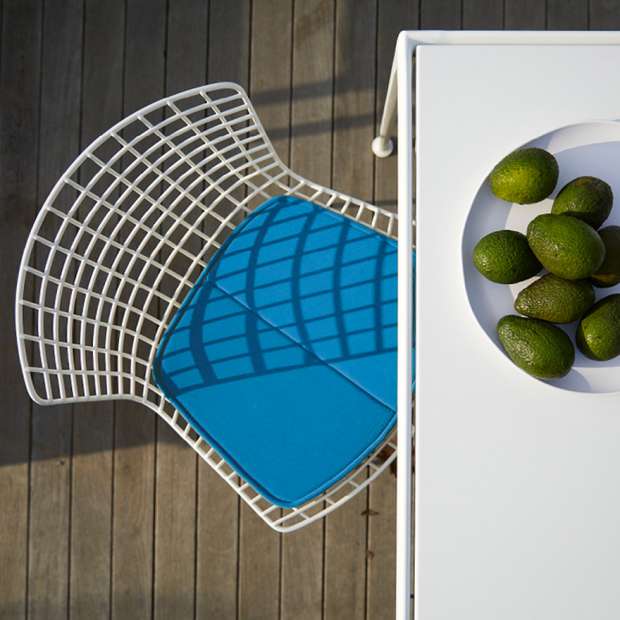 Bertoia Side Chair, White rilsan (outdoor) - Knoll - Harry Bertoia - Outdoor Dining - Furniture by Designcollectors