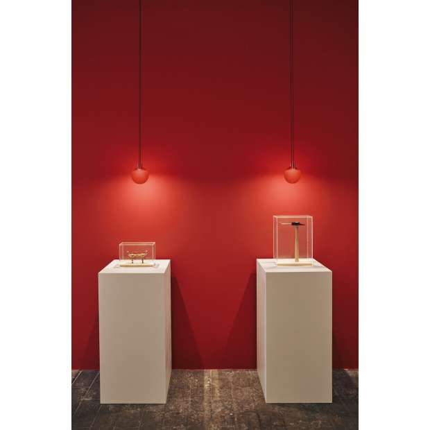 Bijou S - Rouge - Suspension - Santa & Cole - Antoni Arola - Nouveau de Santa & Cole - Furniture by Designcollectors