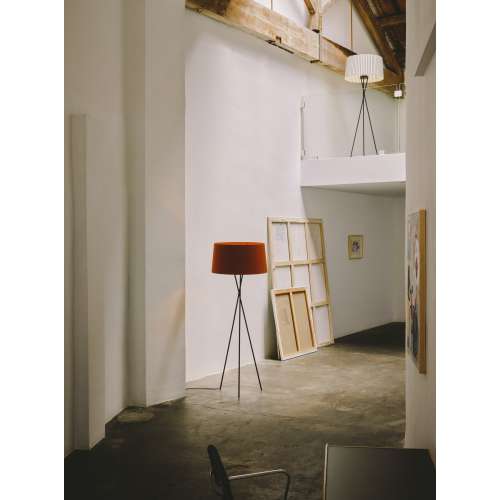 Tripode G5 Floor lamp, black metal, Terracotta Raw/Tile Raw - Santa & Cole - Santa & Cole Team - Home - Furniture by Designcollectors