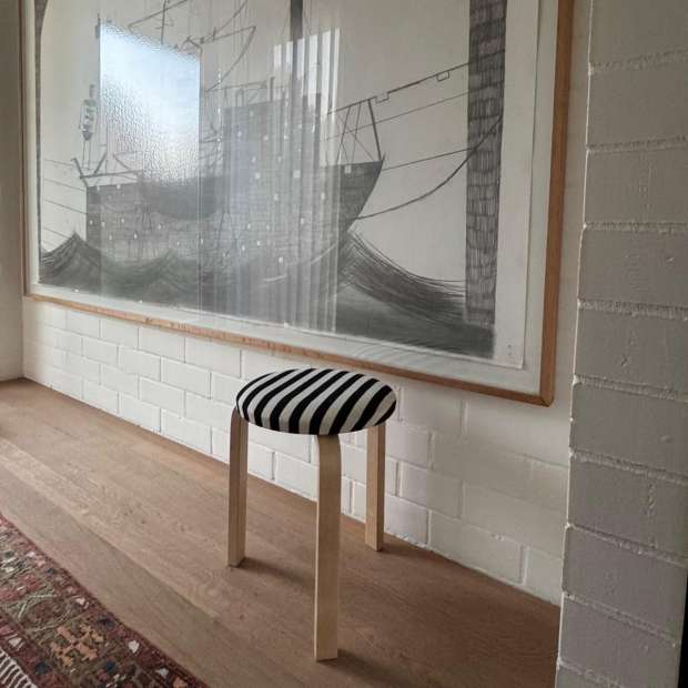 Stool 60 (3 Legs) - Natural Gabriel A/S, Polo black/white - Artek - Alvar Aalto - Chaises - Furniture by Designcollectors