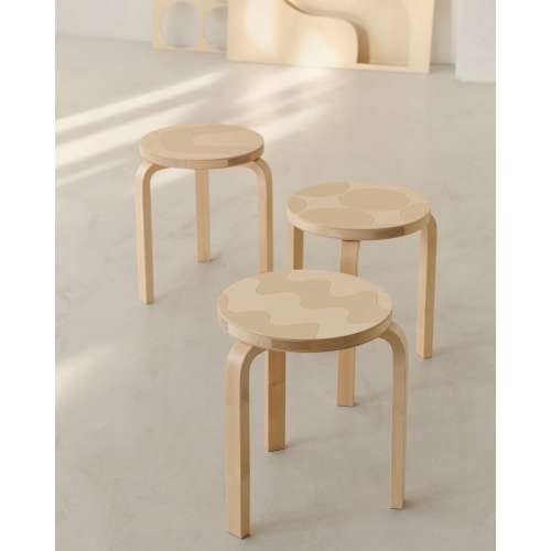 Stool 60 (3 Legs) - Artek + Marimekko, Seireeni - Artek - Alvar Aalto - Zitbanken en krukjes - Furniture by Designcollectors