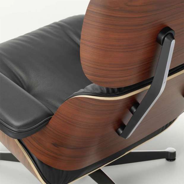 Lounge Chair & Ottoman (classic dimensions) - Leather Natural F - Nero - Santos Palisander - Vitra - Charles & Ray Eames - Home - Furniture by Designcollectors