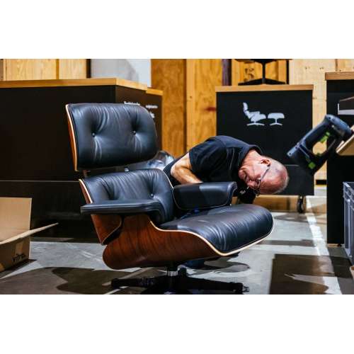Lounge Chair & Ottoman (classic dimensions) - Leather Natural- Nero - Santos Palisander - Vitra - Charles & Ray Eames - Accueil - Furniture by Designcollectors