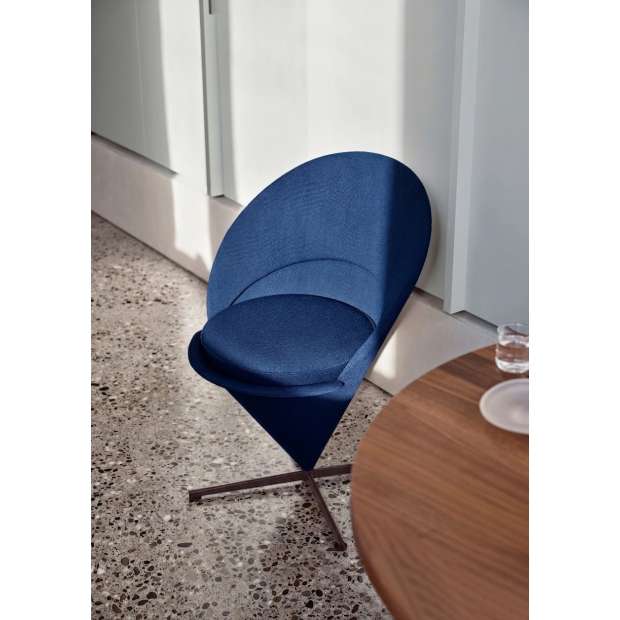 Cone Chair - Hola - Dark Blue - Vitra - Verner Panton - Chaises - Furniture by Designcollectors