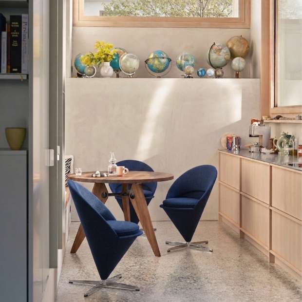 Cone Chair - Hola - Dark Blue - Vitra - Verner Panton - Chaises - Furniture by Designcollectors