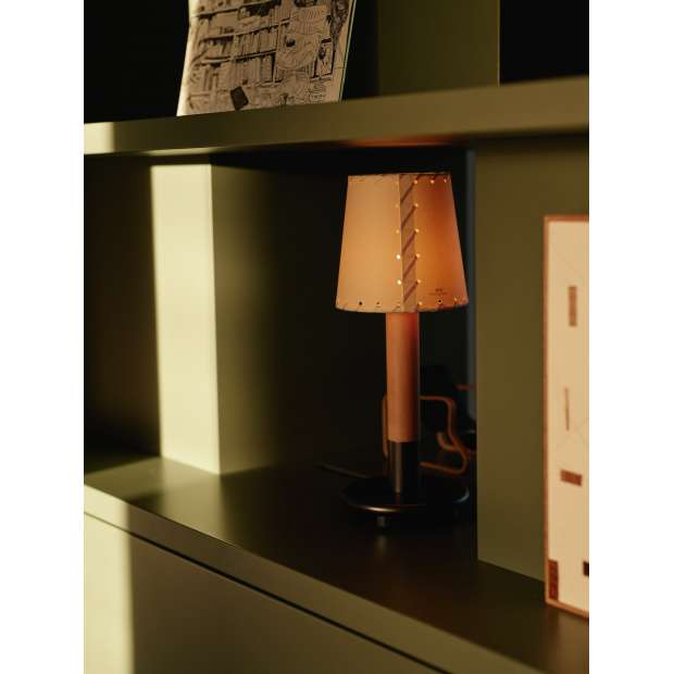 Básica Mínima Batería, Stitched beige parchment - Santa & Cole - Santa & Cole Team - Table Lamps - Furniture by Designcollectors