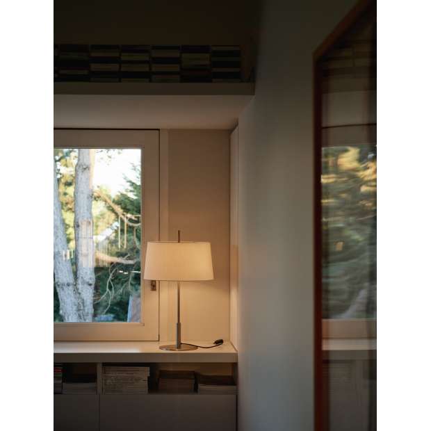 Diana White Linen - Satin Nickel Base - Santa & Cole - Miguel Milá - Accueil - Furniture by Designcollectors