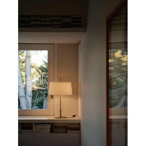 Diana White Linen - Satin Nickel Base - Santa & Cole - Miguel Milá - Accueil - Furniture by Designcollectors