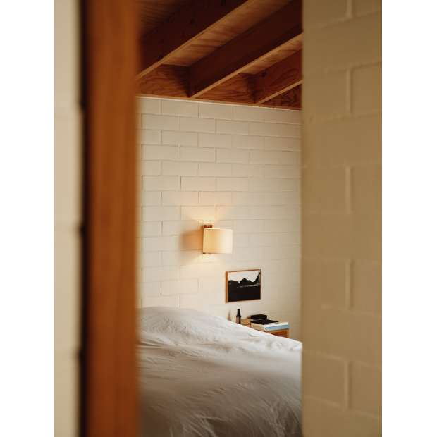 TMM Corto Wall Light, Direct wall, Beige - Santa & Cole - Miguel Milá - Appliques Murales - Furniture by Designcollectors