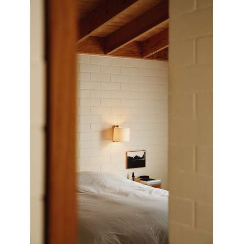 TMM Corto Wall Light, Direct wall, Beige - Santa & Cole - Miguel Milá - Appliques Murales - Furniture by Designcollectors