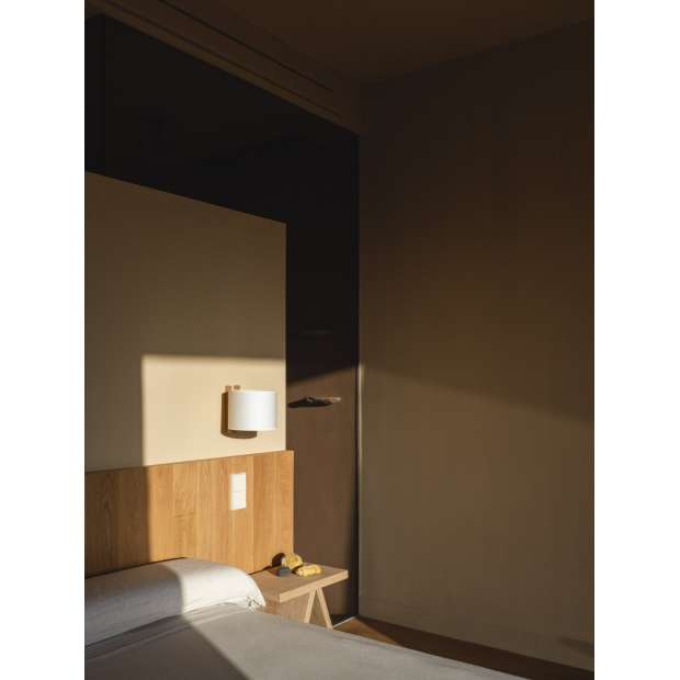 TMM Corto Wall Light, Direct Wall, White, Walnut - Santa & Cole - Miguel Milá - Appliques Murales - Furniture by Designcollectors