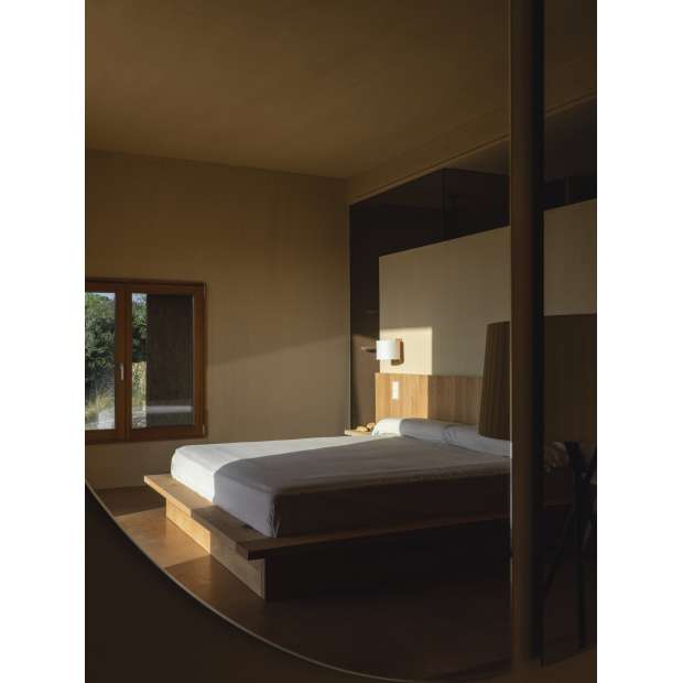 TMM Corto Wandlamp, Wit - Santa & Cole - Miguel Milá - Wandlampen - Furniture by Designcollectors