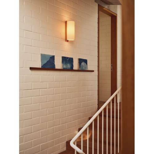 TMM Largo Wall Light, Beige, Walnut - Santa & Cole - Miguel Milá - Appliques Murales - Furniture by Designcollectors