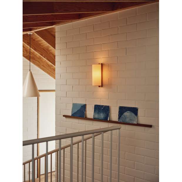 TMM Largo Wall Light, Beige, Walnut - Santa & Cole - Miguel Milá - Appliques Murales - Furniture by Designcollectors