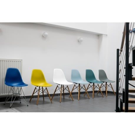 Eames Plastic Chair DSW without upholstery - old colours - vitra - Charles & Ray Eames - Home - Furniture by Designcollectors